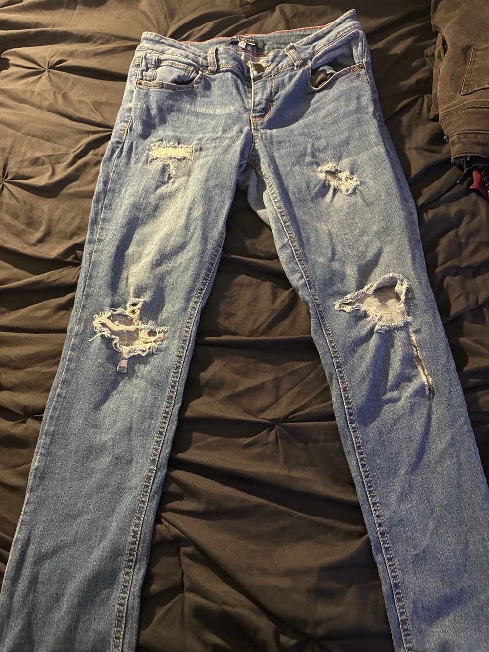 Distressed Women's Blue Skinny Jeans